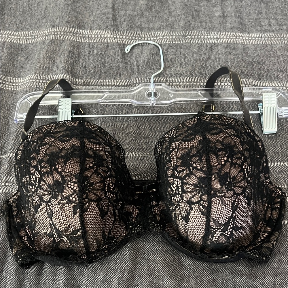 Chic Black Lace Underwire Bra